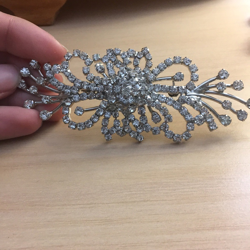Pretty Brooch/Pin